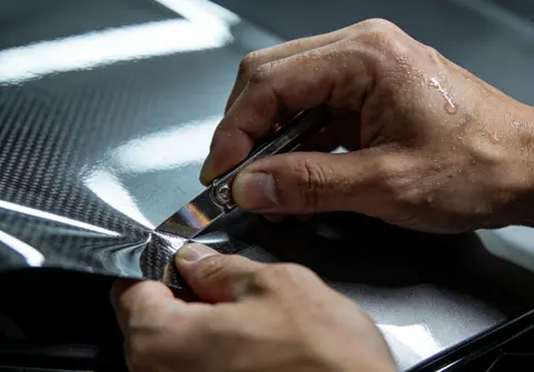 2026 汽车改色贴膜需求暴增，掌握这项技能，不愁就业难！